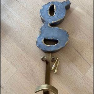 Anthropologies “g” Marquee Hook